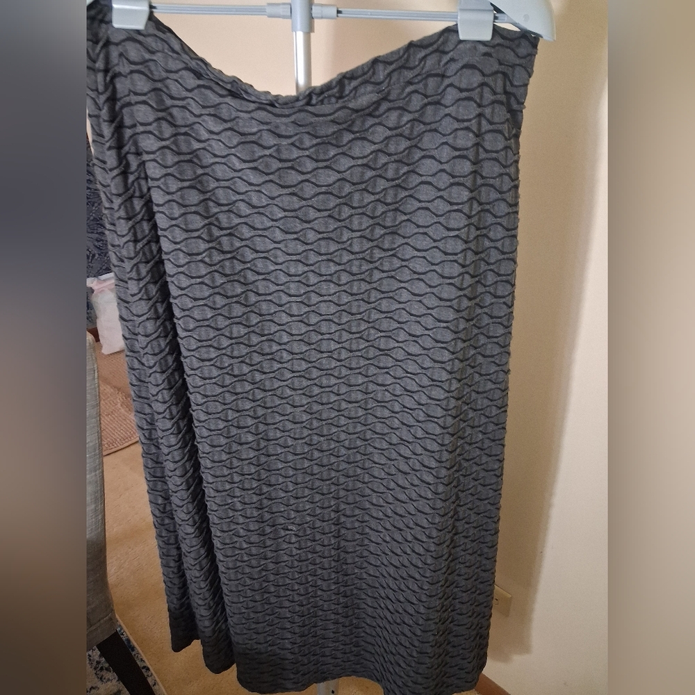Charcoal Wave-Texture Maxi Skirt